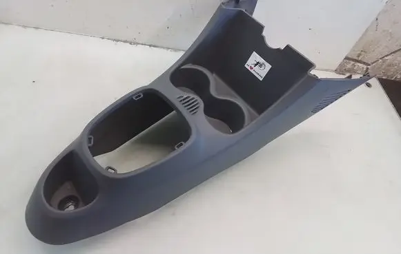 Peugeot 107 Center console 588110H010