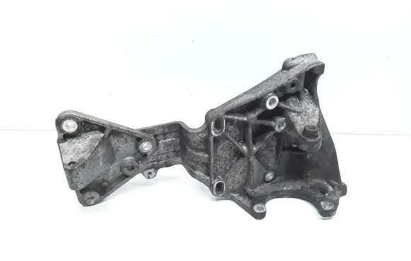 Volvo V70 Generator/alternator bracket 30731516