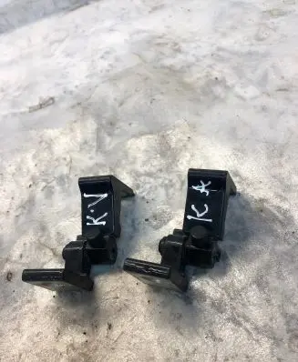 Volkswagen Jetta VI Front door hinge set 8k0831401a