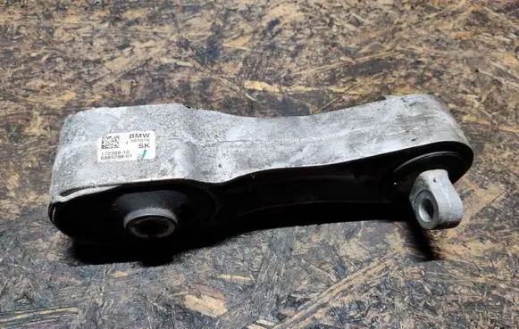 BMW 2 F45 Engine mount bracket 6885788
