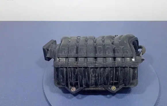 Toyota Avensis Verso Intake manifold