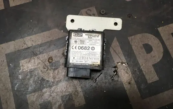 Mitsubishi Pajero Immobilizer control unit/module MR587673 IMB22101 021305