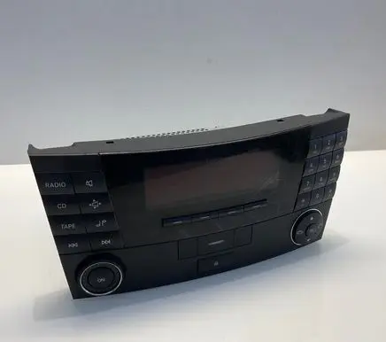 Mercedes-Benz E W211 Radio/CD/DVD/GPS head unit A2118200879 CK1211 020256