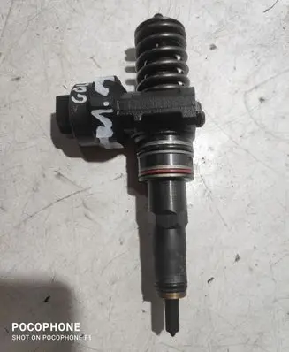 Volkswagen Golf IV Fuel injector J0414720007