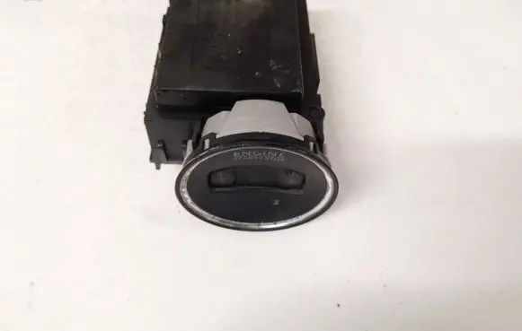 Volkswagen PASSAT B6 Ignition lock contact 3c0905843m 33303301