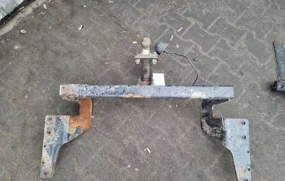 Toyota Avensis T270 Tow bar 55R-0110132