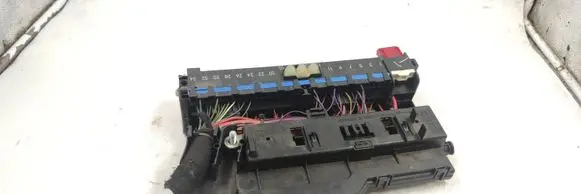 BMW 3 E46 Fuse module 8364540