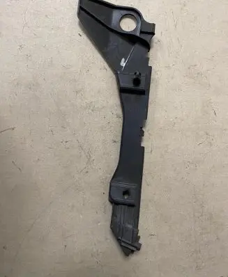 Toyota Corolla E120 E130 Front bumper mounting bracket 5253502030