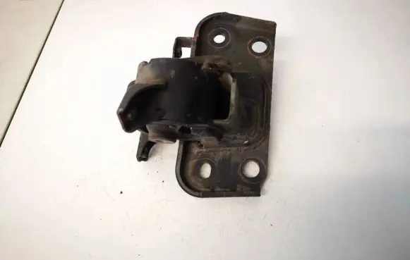 Toyota Auris 150 Engine mount bracket