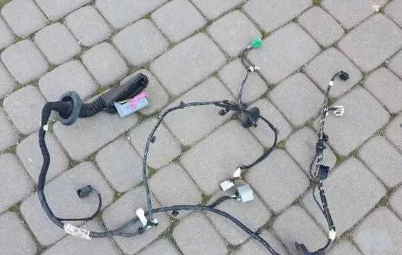 Opel Astra K Front door wiring loom 39067097