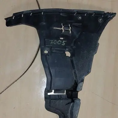 Volvo V70 Front bumper mounting bracket 08693181