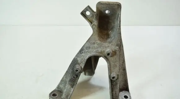 Audi A6 S6 C6 4F Engine mounting bracket 4F0199308P