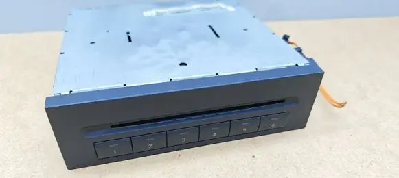 Mercedes-Benz E W211 CD/DVD changer A2118202489