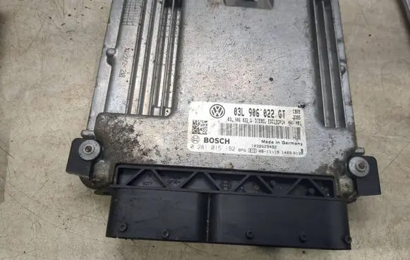 Volkswagen Golf VI Engine control unit/module 03L906022GT 03L906022G 0281015192