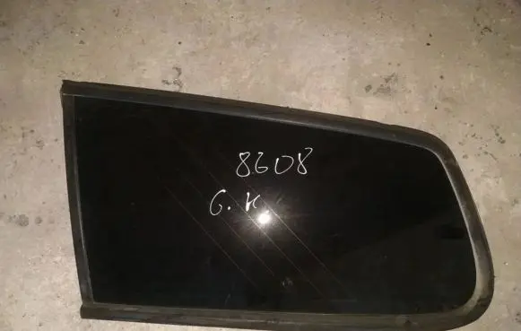 Volkswagen PASSAT B6 Rear side window
