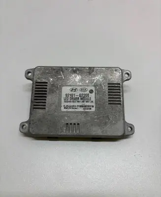Hyundai Ioniq Headlight ballast module Xenon 92101G2200 00226137 D1695AKM2300194