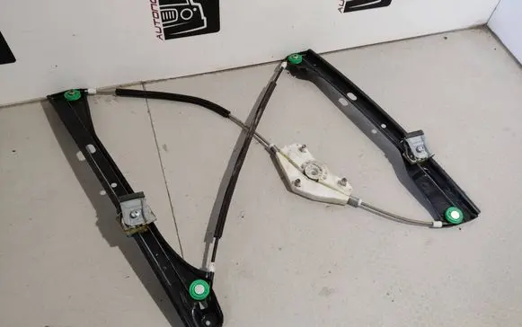 Volkswagen Golf Plus Front window lifting mechanism without motor 997364 5M0837462