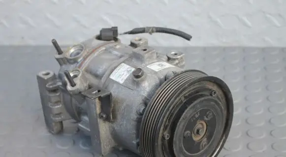 KIA Sportage Air conditioning (A/C) compressor (pump)