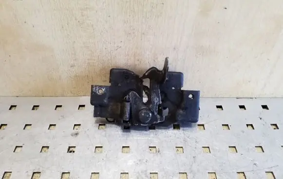 Engine bonnet/hood lock/catch
