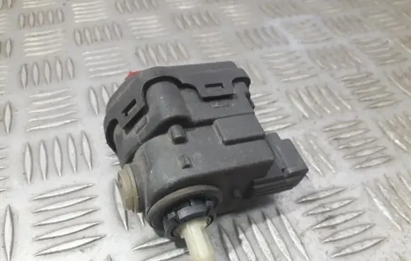 Renault Laguna II Headlight level adjustment motor 8200006664 00816400