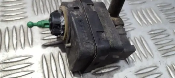 Renault Scenic I Headlight level adjustment motor 7700840141