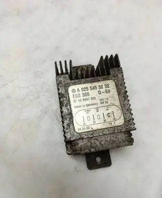 Mercedes-Benz E W210 Coolant fan relay A0255453232 898940000 ESG300