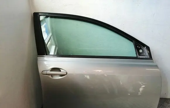 Toyota Avensis T250 Front door 6700105050 6810105030