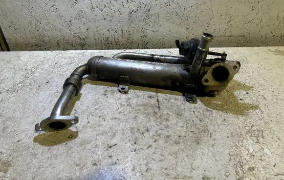 Skoda Superb B6 (3T) EGR valve cooler 03G131512A