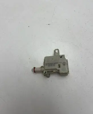 Volkswagen New Beetle Fuel tank cap lock 1c0810773 1E08101