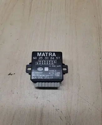 Renault Espace III Tow bar relay 6025308457 5GA00631011 H308629