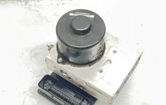 Mercedes-Benz ML W164 ABS Pump A2515450832