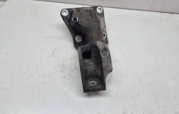 BMW 3 E46 Engine mounting bracket 6765965