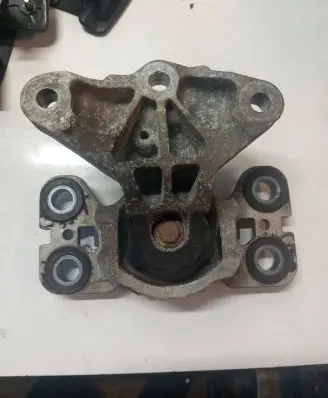 Volvo XC60 Engine mount bracket 31401307