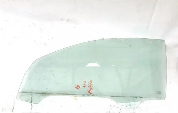 Peugeot 206 Front door window glass four-door