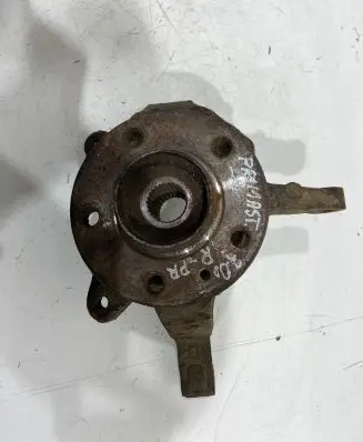 Nissan Primastar Front wheel hub spindle knuckle