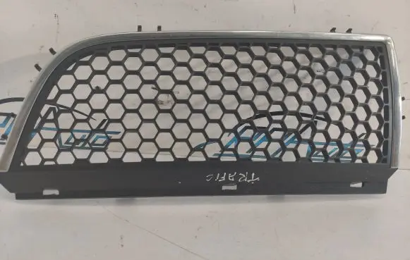 Renault Trafic II (X83) Front bumper upper radiator grill 8200204452 91166886