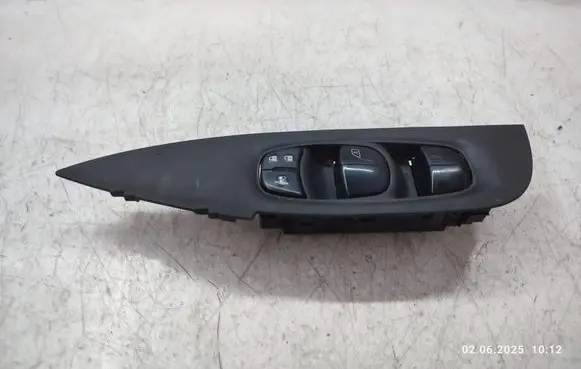 Nissan X-Trail T32 Electric window control switch 809604CE0A