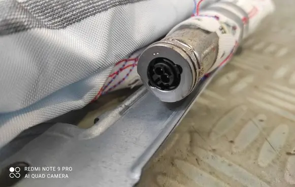 Roof airbag