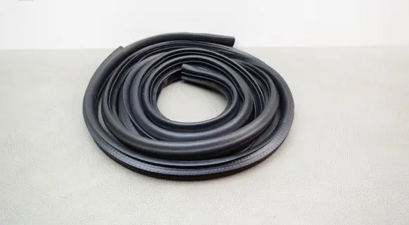 Front door rubber seal
