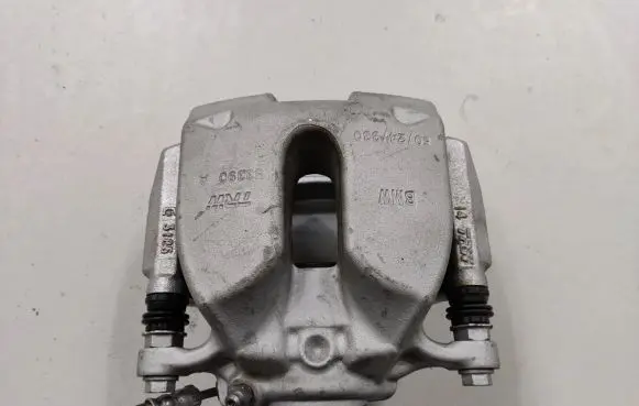 BMW X4 G02 Front brake caliper 6882254 6882260