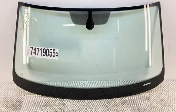Volkswagen PASSAT B8 Front windscreen/windshield window 