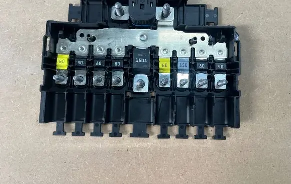 Mercedes-Benz C W206 Positive wiring loom A2235403956