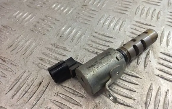 Lexus GS 300 350 430 450H Camshaft vanos timing valve 15330-31020