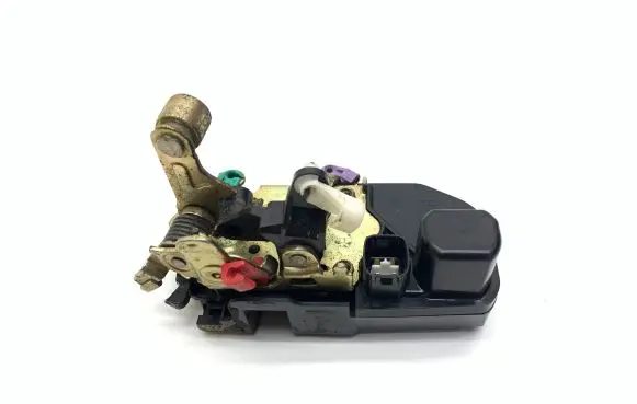 Chrysler PT Cruiser Front door lock