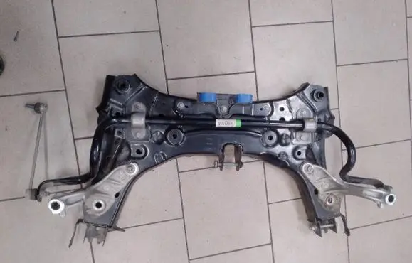 Renault Clio V Front axle beam 