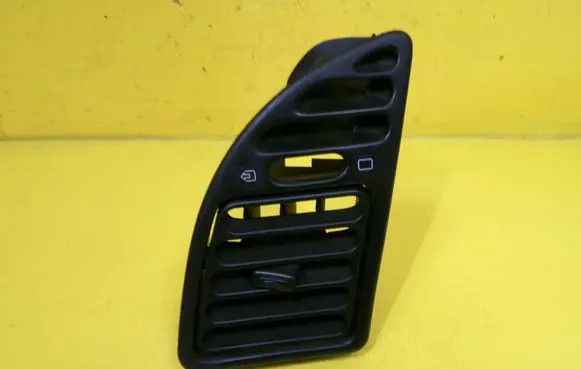 Peugeot 306 Dashboard side air vent grill/cover trim 9610210677