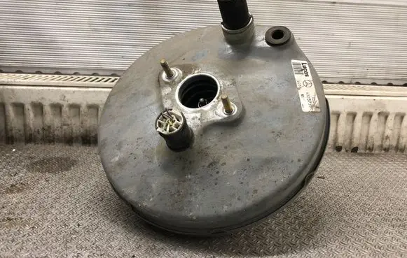 Mercedes-Benz C W203 Brake booster 4305730