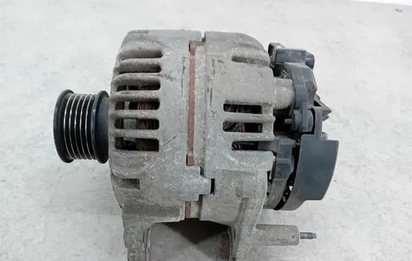 Volkswagen Polo IV 9N3 Generator/alternator 037903025M