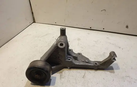 Hyundai H-1, Starex, Satellite Generator/alternator belt tensioner