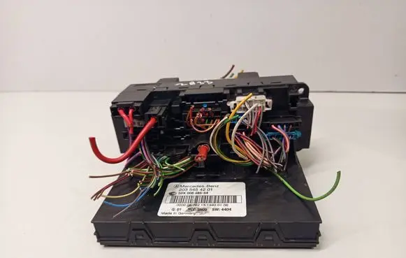 Mercedes-Benz C W203 Fuse module 2035454201